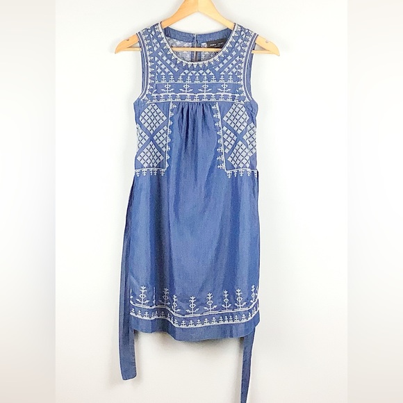 Romeo + Juliet Couture Chambray Embroidered Dress Size XS NWT - Picture 1 of 6